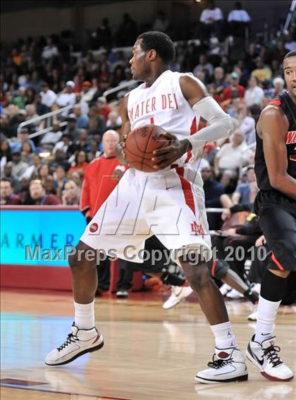 Thumbnail 3 in Westchester vs Mater Dei (CIF SoCal D1 Final) photogallery.