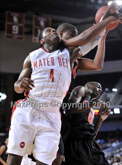 Thumbnail 2 in Westchester vs Mater Dei (CIF SoCal D1 Final) photogallery.