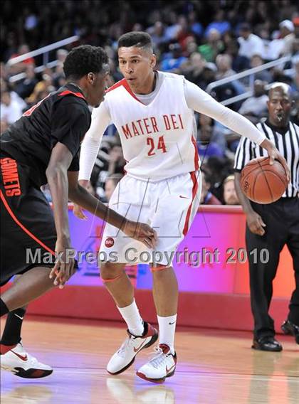 Thumbnail 2 in Westchester vs Mater Dei (CIF SoCal D1 Final) photogallery.