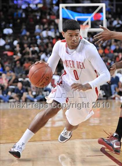 Thumbnail 2 in Westchester vs Mater Dei (CIF SoCal D1 Final) photogallery.
