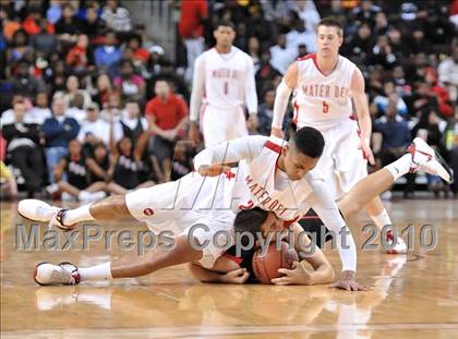 Thumbnail 2 in Westchester vs Mater Dei (CIF SoCal D1 Final) photogallery.