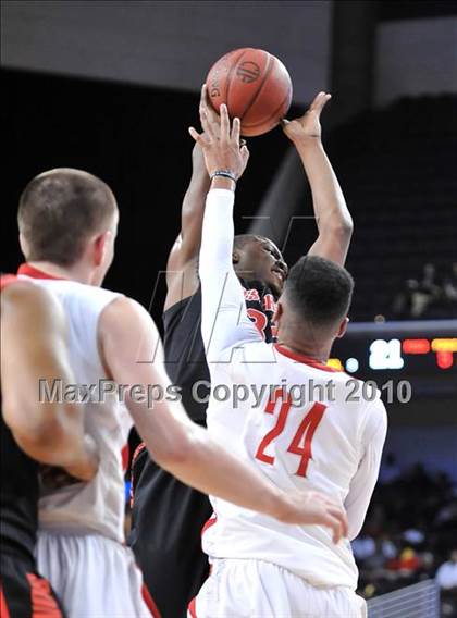 Thumbnail 1 in Westchester vs Mater Dei (CIF SoCal D1 Final) photogallery.