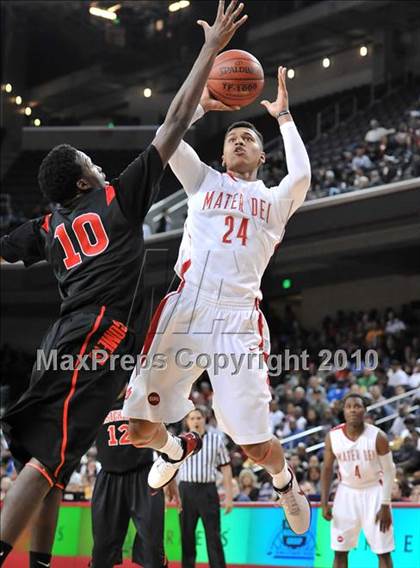 Thumbnail 1 in Westchester vs Mater Dei (CIF SoCal D1 Final) photogallery.