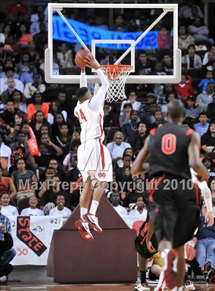 Thumbnail 1 in Westchester vs Mater Dei (CIF SoCal D1 Final) photogallery.