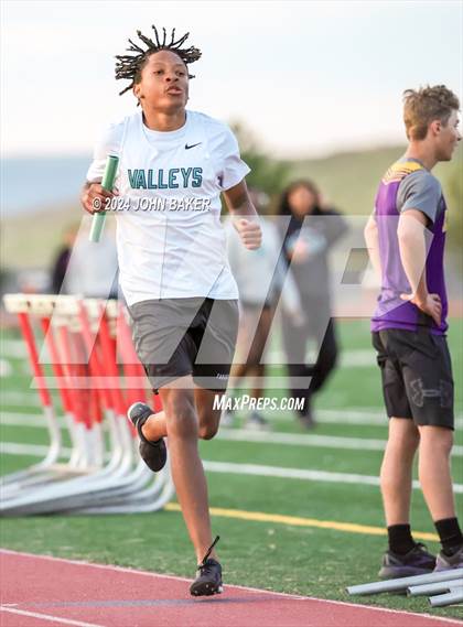 Thumbnail 3 in Fernley Invitational (4X400M Relay) photogallery.