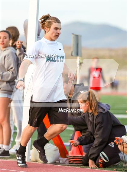 Thumbnail 1 in Fernley Invitational (4X400M Relay) photogallery.