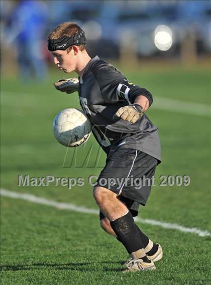 Thumbnail 2 in Southington @ Glastonbury (CIAC Class LL Quarterfinal) photogallery.