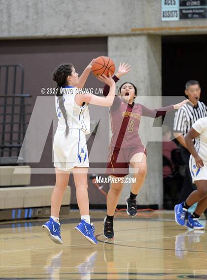 Thumbnail 1 in Santa Margarita vs. Esperanza (Tom Riach Tournament) photogallery.