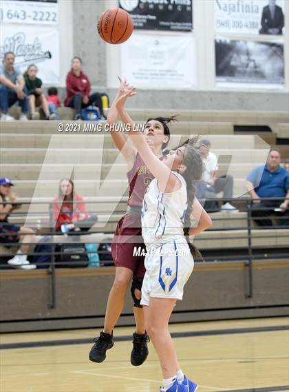 Thumbnail 2 in Santa Margarita vs. Esperanza (Tom Riach Tournament) photogallery.