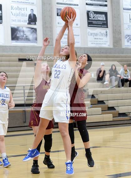 Thumbnail 3 in Santa Margarita vs. Esperanza (Tom Riach Tournament) photogallery.