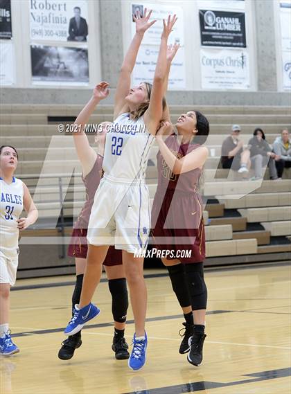 Thumbnail 2 in Santa Margarita vs. Esperanza (Tom Riach Tournament) photogallery.