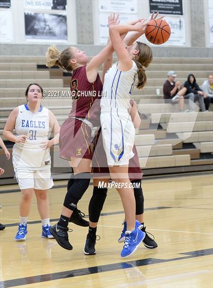 Thumbnail 2 in Santa Margarita vs. Esperanza (Tom Riach Tournament) photogallery.