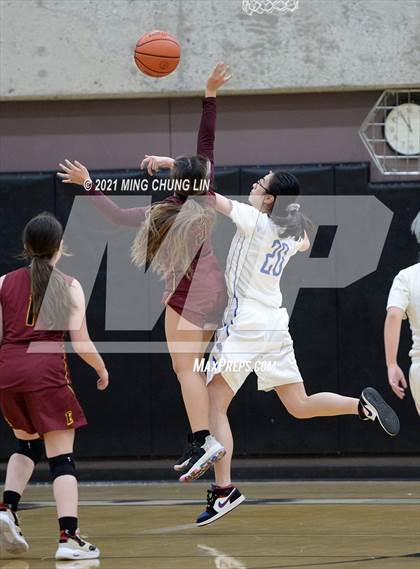 Thumbnail 2 in Santa Margarita vs. Esperanza (Tom Riach Tournament) photogallery.