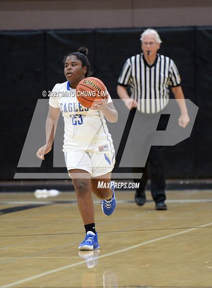 Thumbnail 3 in Santa Margarita vs. Esperanza (Tom Riach Tournament) photogallery.