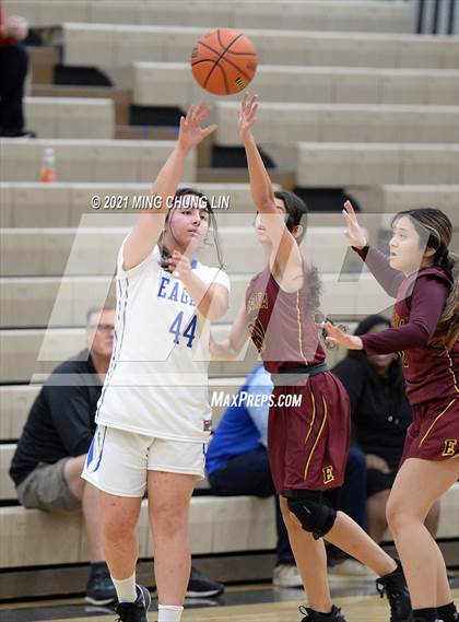 Thumbnail 3 in Santa Margarita vs. Esperanza (Tom Riach Tournament) photogallery.