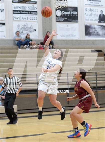 Thumbnail 1 in Santa Margarita vs. Esperanza (Tom Riach Tournament) photogallery.