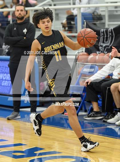 Thumbnail 3 in Anderson vs Brennan (Spurs High School Showcase) photogallery.