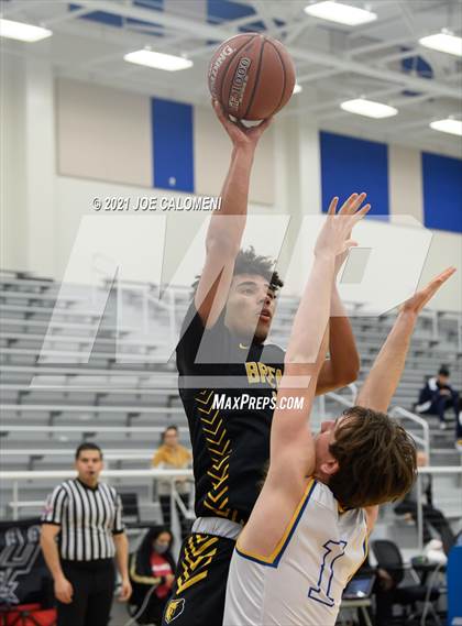Thumbnail 3 in Anderson vs Brennan (Spurs High School Showcase) photogallery.