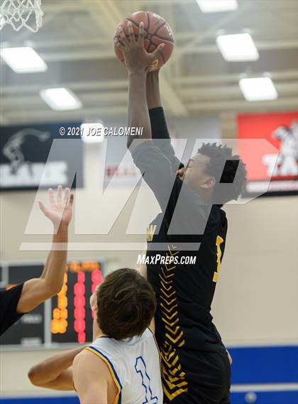 Thumbnail 1 in Anderson vs Brennan (Spurs High School Showcase) photogallery.