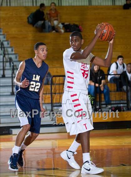Thumbnail 1 in Taft vs. La Marque (McDonald's Texas Invitational) photogallery.