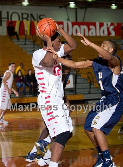Thumbnail 1 in Taft vs. La Marque (McDonald's Texas Invitational) photogallery.