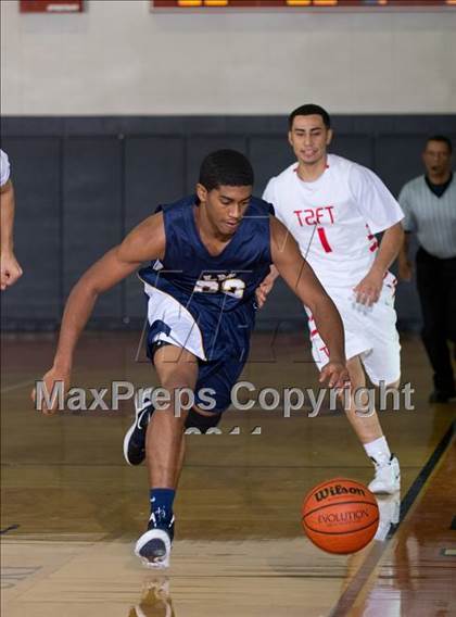 Thumbnail 1 in Taft vs. La Marque (McDonald's Texas Invitational) photogallery.