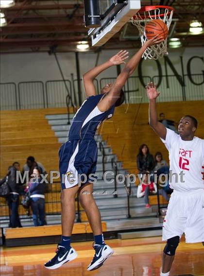 Thumbnail 2 in Taft vs. La Marque (McDonald's Texas Invitational) photogallery.