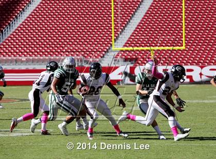 Thumbnail 3 in James Logan vs. De La Salle photogallery.