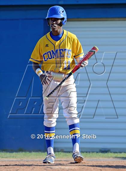 Thumbnail 3 in Holy Savior Menard @ St. Charles Catholic (LHSAA 2A Quarterfinal Playoff G1) photogallery.
