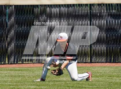 Thumbnail 1 in Lebanon vs. Beech Grove (IHSAA 3A Regional Semi-Final) photogallery.