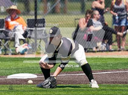 Thumbnail 2 in Lebanon vs. Beech Grove (IHSAA 3A Regional Semi-Final) photogallery.