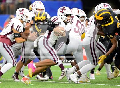 Thumbnail 3 in St. James vs. Jennings (LHSAA Class 3A Final) photogallery.