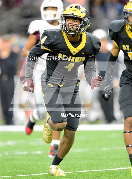 Thumbnail 3 in St. James vs. Jennings (LHSAA Class 3A Final) photogallery.