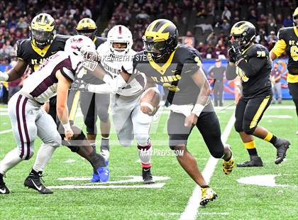Thumbnail 3 in St. James vs. Jennings (LHSAA Class 3A Final) photogallery.