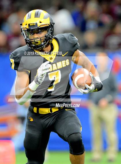 Thumbnail 2 in St. James vs. Jennings (LHSAA Class 3A Final) photogallery.