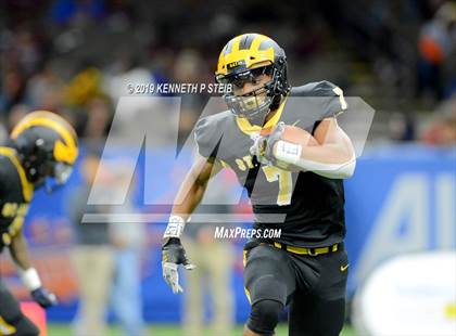 Thumbnail 3 in St. James vs. Jennings (LHSAA Class 3A Final) photogallery.