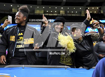 Thumbnail 1 in St. James vs. Jennings (LHSAA Class 3A Final) photogallery.