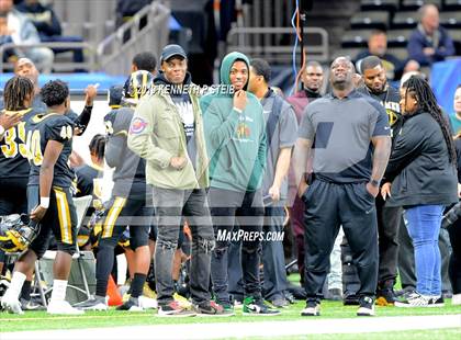 Thumbnail 1 in St. James vs. Jennings (LHSAA Class 3A Final) photogallery.