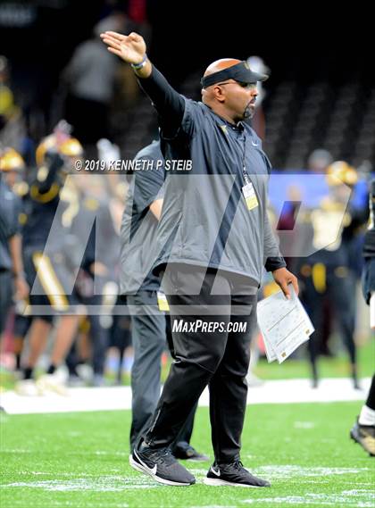 Thumbnail 3 in St. James vs. Jennings (LHSAA Class 3A Final) photogallery.