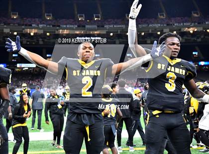 Thumbnail 2 in St. James vs. Jennings (LHSAA Class 3A Final) photogallery.