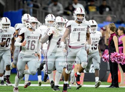 Thumbnail 2 in St. James vs. Jennings (LHSAA Class 3A Final) photogallery.