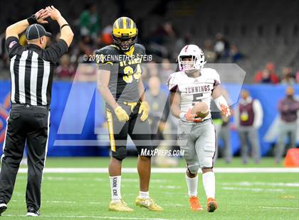 Thumbnail 2 in St. James vs. Jennings (LHSAA Class 3A Final) photogallery.
