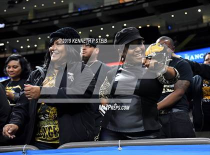 Thumbnail 2 in St. James vs. Jennings (LHSAA Class 3A Final) photogallery.