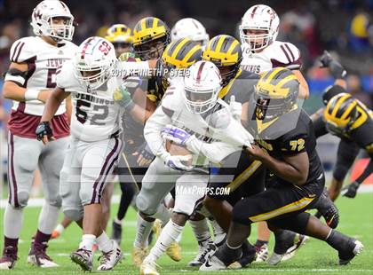Thumbnail 1 in St. James vs. Jennings (LHSAA Class 3A Final) photogallery.
