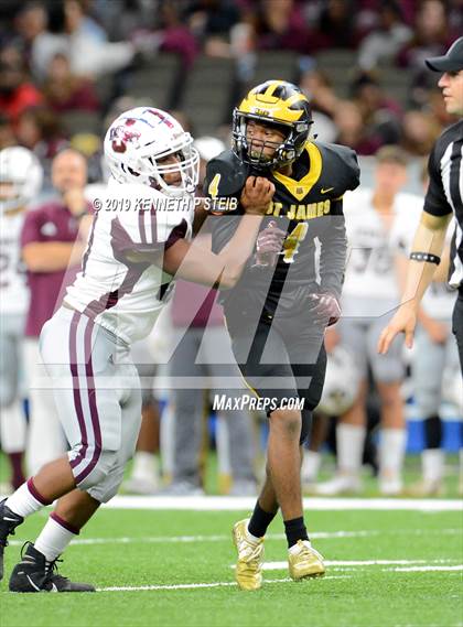 Thumbnail 1 in St. James vs. Jennings (LHSAA Class 3A Final) photogallery.