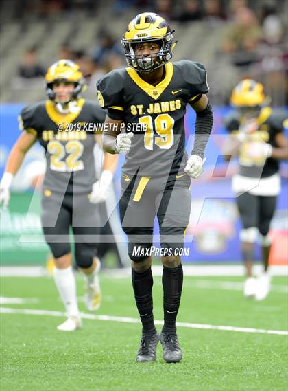 Thumbnail 1 in St. James vs. Jennings (LHSAA Class 3A Final) photogallery.