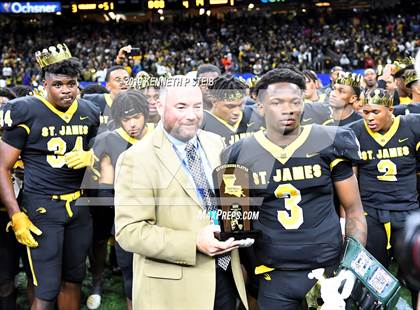 Thumbnail 3 in St. James vs. Jennings (LHSAA Class 3A Final) photogallery.