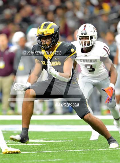 Thumbnail 1 in St. James vs. Jennings (LHSAA Class 3A Final) photogallery.