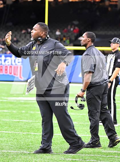Thumbnail 1 in St. James vs. Jennings (LHSAA Class 3A Final) photogallery.