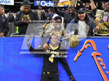 Thumbnail 1 in St. James vs. Jennings (LHSAA Class 3A Final) photogallery.
